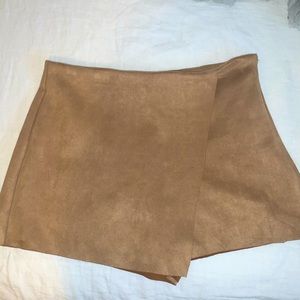 Dress Forum Suede shorts